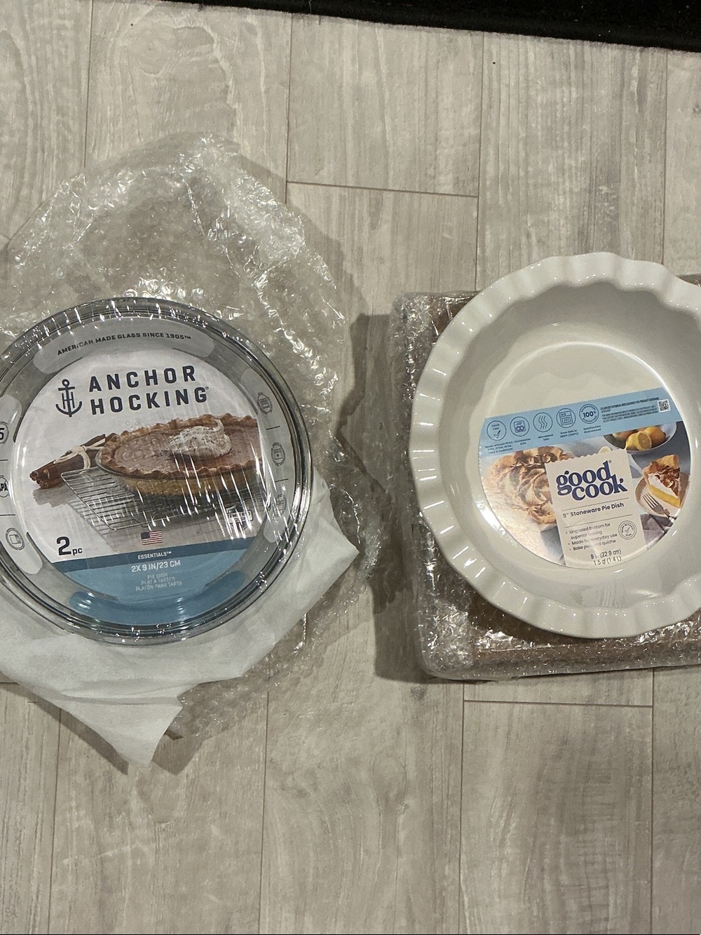 Anchor Hocking Clear Glass Pie Dish Set with Goodcook White Ceramic pie Pan